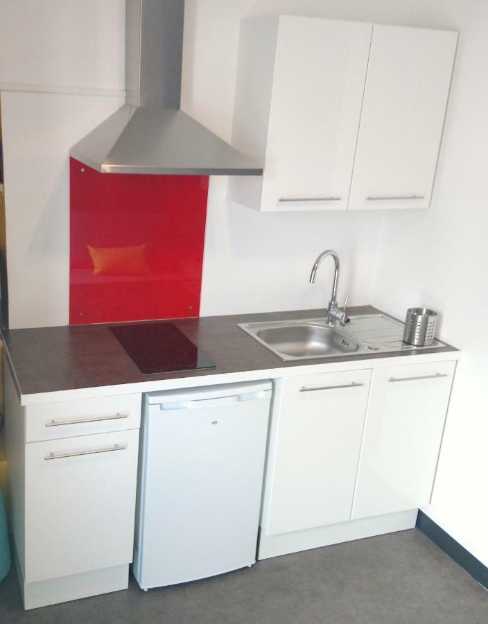 Agreable Appartement Proche Gare Либорн Екстериор снимка